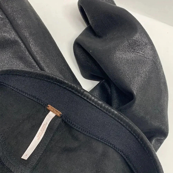 Free People Legging Midnight Vegan Faux Suede Pants Elastic Waist Black Size 4 - Picture 8 of 9